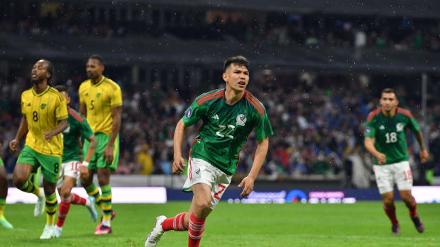 Chucky Lozano vs Jamaica